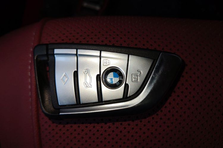 宝马5系 2022款 改款二 525Li M运动套装中控内饰7001