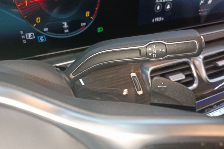 奔驰GLE 2020款 GLE 350 4MATIC 时尚型中控内饰18