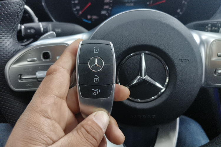 奔驰C级 2021款 C 200 L 时尚型运动版中控内饰11