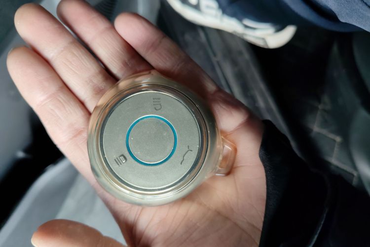 哪吒汽车 哪吒V 2022款 潮 300 Lite 磷酸铁锂中控内饰7001