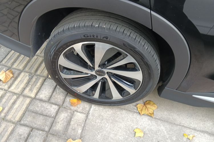 比亚迪 宋PLUS新能源 2023款 冠军版 DM-i 150KM 旗舰PLUS车身外观6008