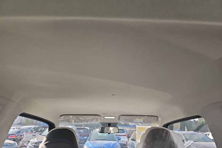 吉利银河 2025款 210km 熊猫卡丁中控内饰22