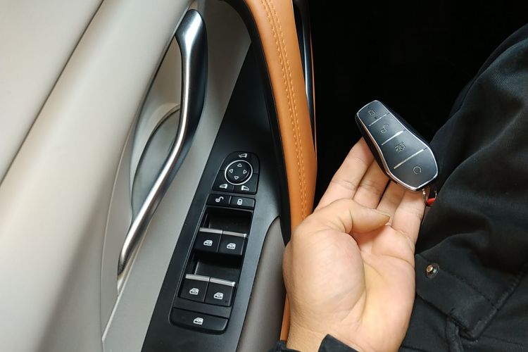 比亚迪 宋Pro新能源 2023款 冠军版 DM-i 110KM卓越型中控内饰11