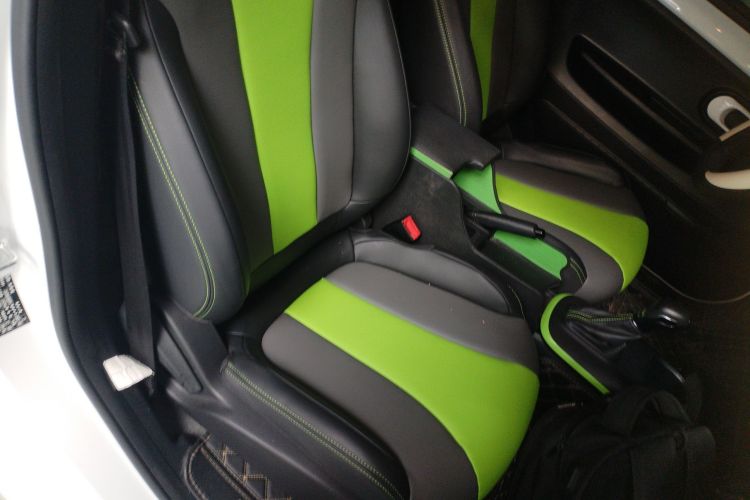 荣威 科莱威CLEVER 2021款 302km卓越版局部细节41