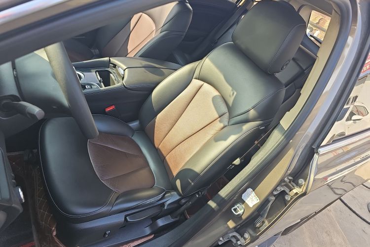 别克 昂科威 2017款 20T 两驱领先型中控内饰19