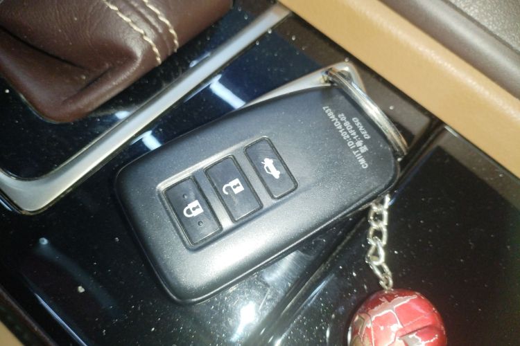 雷克萨斯ES 2015款 200 精英版中控内饰11