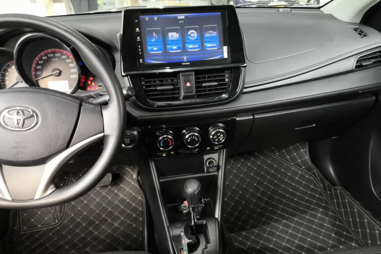 丰田 威驰FS 2022款 1.5L 20周年纪念版局部细节16