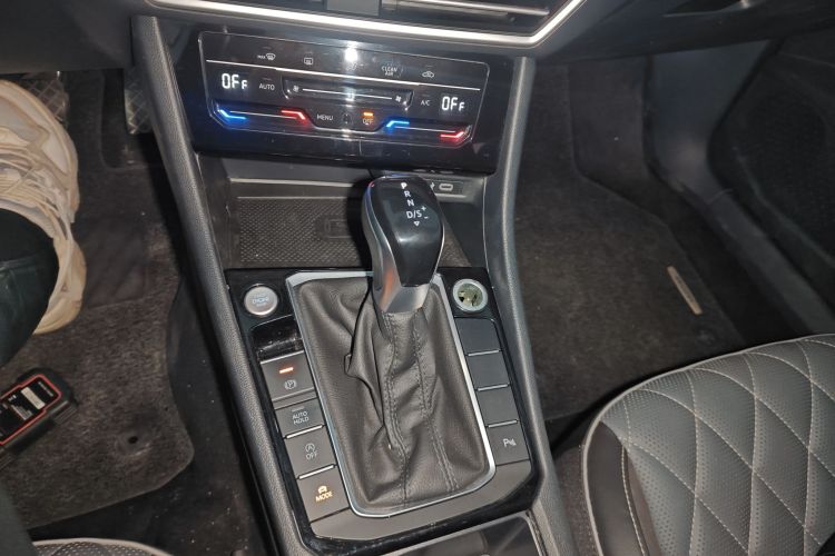 大众 速腾 2023款 300TSI DSG卓越版中控内饰18