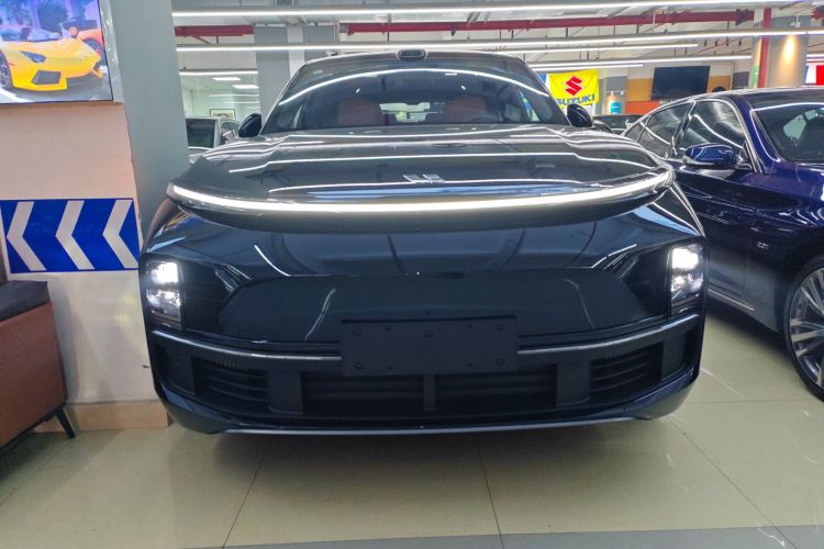 理想汽车 理想L9 2025款 Pro 智能焕新版车身外观2