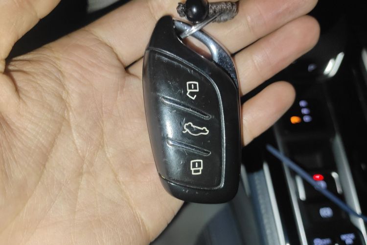 飞凡汽车 飞凡ER6 2020款 620km 智享版中控内饰11