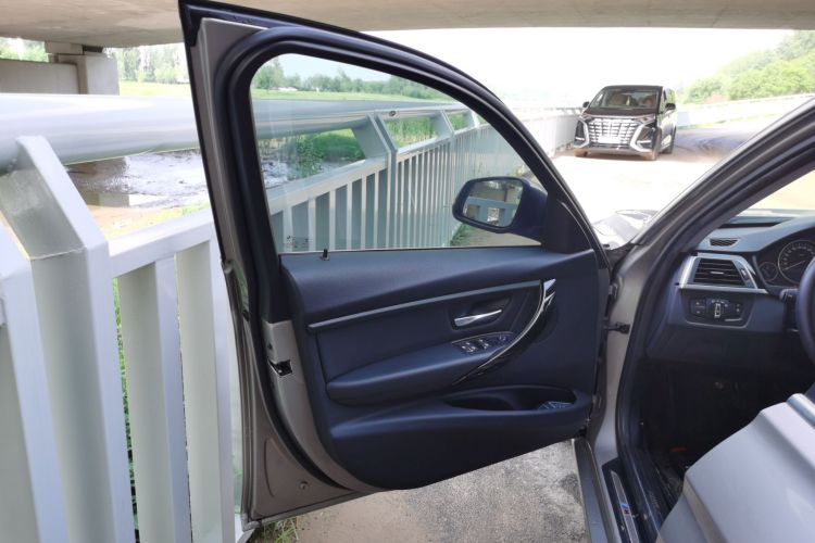 宝马3系 2016款 316Li 时尚型中控内饰7007