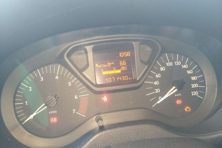 雪铁龙 爱丽舍 2016款 1.6L 手动时尚型局部细节14