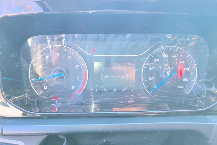 福特 全顺 2023款 2.0T汽油自动多功能商用车中轴中顶5/6座中控内饰14