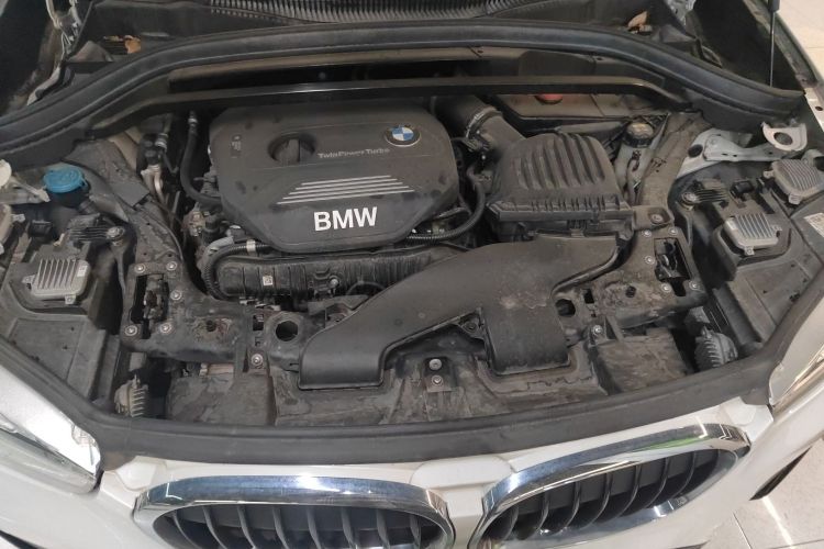 宝马X1 2016款 sDrive20Li 豪华型机舱底盘24