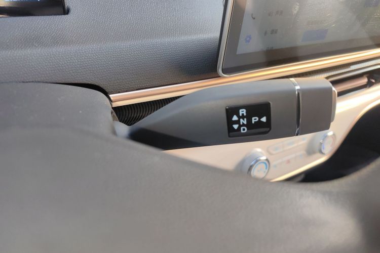 凯翼拾月 2025款 Mate 410km踏浪版中控内饰18