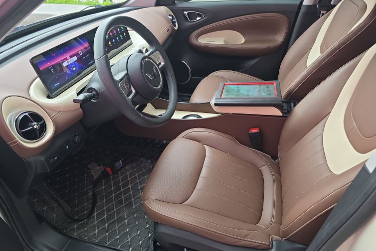 五菱汽车 五菱缤果 2023款 333km 灵犀互联款中控内饰19