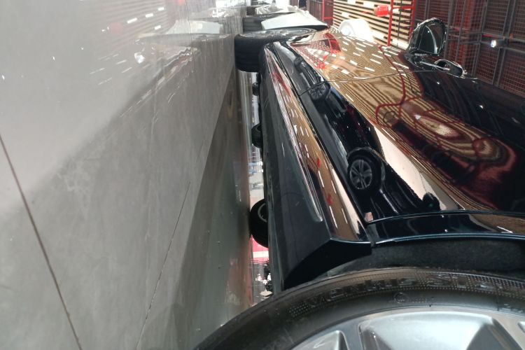 奔驰E级 2021款 改款 E 300 L 运动豪华型局部细节9002