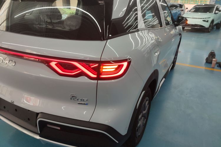 比亚迪 元UP 2025款 智驾版 401KM 活力版车身外观6006