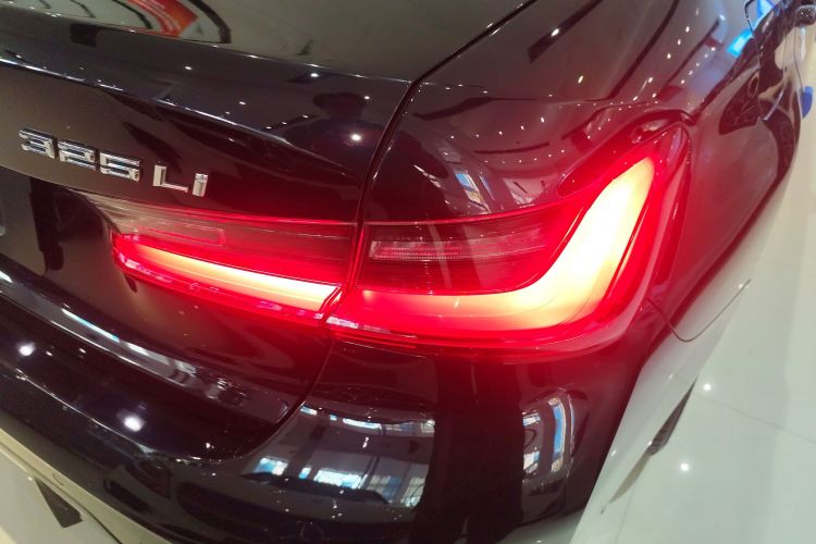 宝马3系 2024款 325Li M运动套装车身外观9