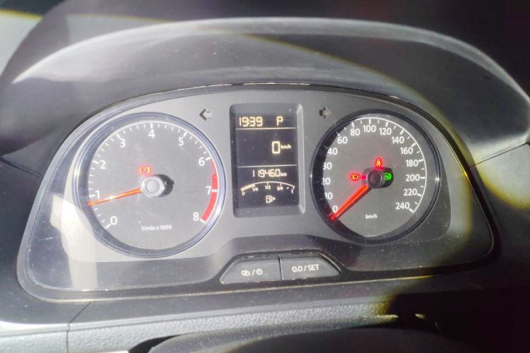 大众 朗逸 2013款 改款经典 1.6L 自动风尚版中控内饰15