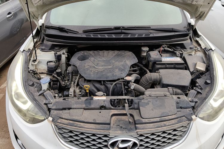 现代 朗动 2016款 1.6L 自动尊贵型局部细节24