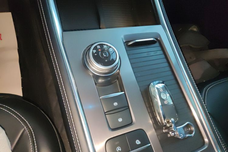 福特 探险者 2023款 EcoBoost 285 后驱风尚版 6座中控内饰18