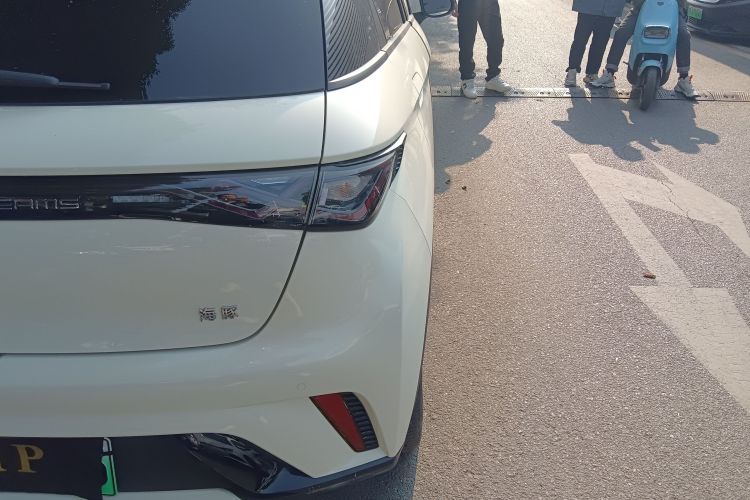 比亚迪 海豚 2024款 荣耀版 420km 时尚版车身外观9