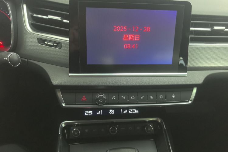 雪铁龙C5 2017款 350THP 自动豪华型中控内饰16