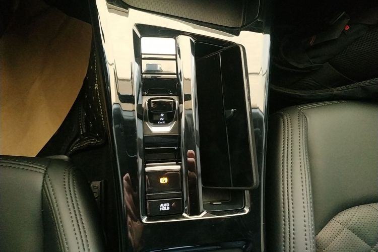 大众 2022款 凌渡L 280TSI DSG热辣版中控内饰18