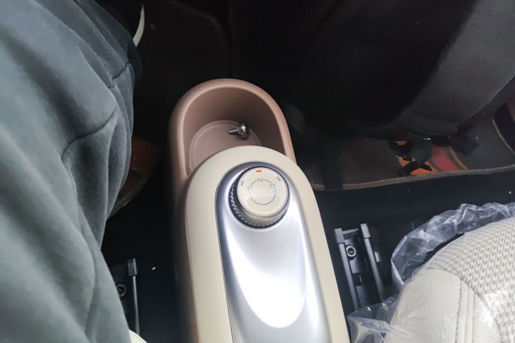 五菱汽车 宏光MINIEV 2025款 四门版 进阶款中控内饰18