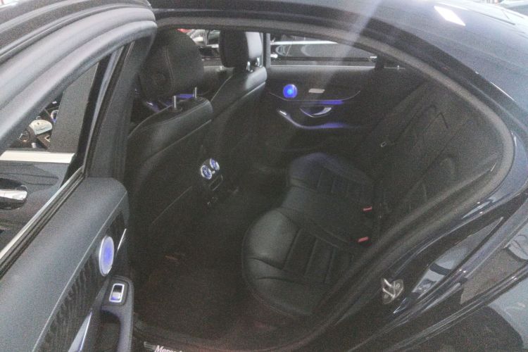 奔驰C级 2020款 C 260 L 运动版中控内饰21