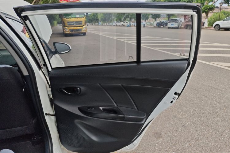 丰田 YARiS L 致炫 2021款 1.5L CVT领先版中控内饰7006