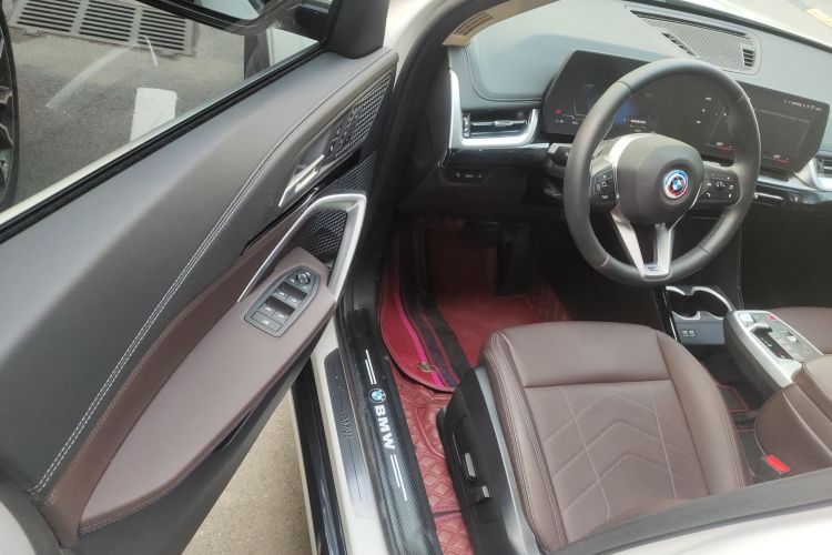 宝马iX1 2023款 eDrive25L X设计套装中控内饰20