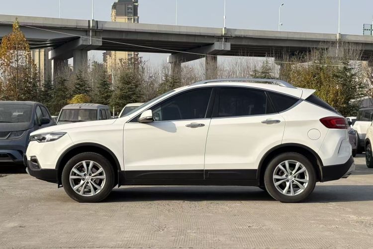 奔腾X80 2017款 1.8T 自动豪华型车身外观4