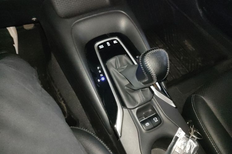 丰田 卡罗拉 2023款 1.8L 智能电混双擎 先锋版中控内饰18