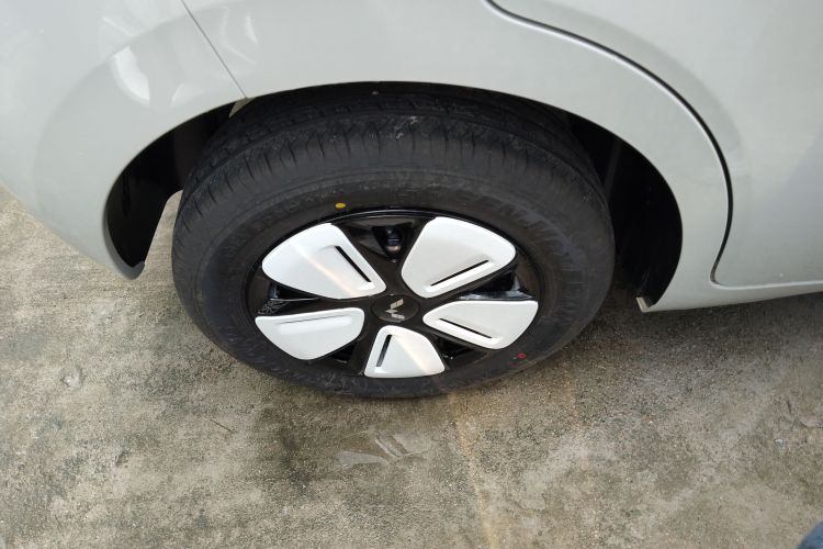 五菱汽车 宏光MINIEV 2025款 四门版 进阶款车身外观6008