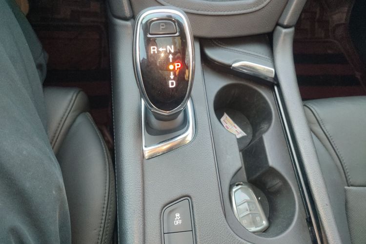 凯迪拉克XT5 2016款 25T 豪华型中控内饰18