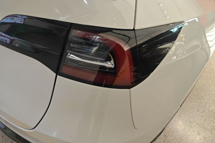 特斯拉 Model Y 2022款 改款 后轮驱动版车身外观6006