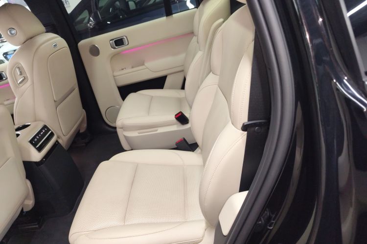 理想汽车 理想L9 2022款 Max中控内饰21