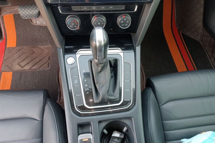 大众 迈腾 2018款 330TSI DSG 领先型中控内饰18