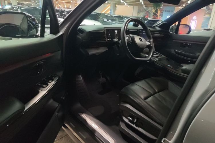 蔚来ES8 2020款 450KM 签名版 七座版中控内饰7003