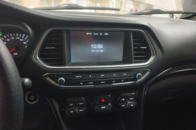 广汽传祺 传祺GS4 2015款 200T G-DCT豪华版局部细节16