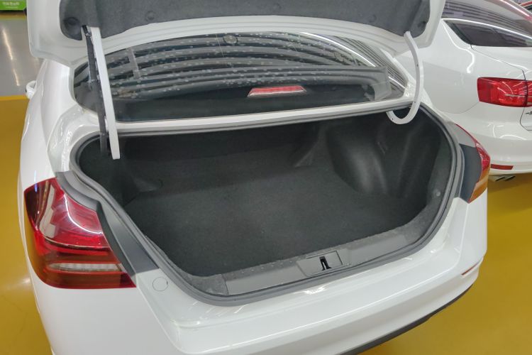 吉利汽车 帝豪 2021款 UP 1.5L 手动舒适型机舱底盘23