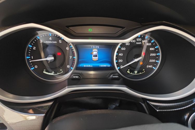 吉利汽车 帝豪 2017款 三厢百万款 1.5L 手动向上版中控内饰15