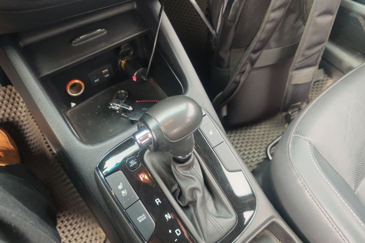 起亚K3 2016款 1.6L 自动GLS中控内饰18