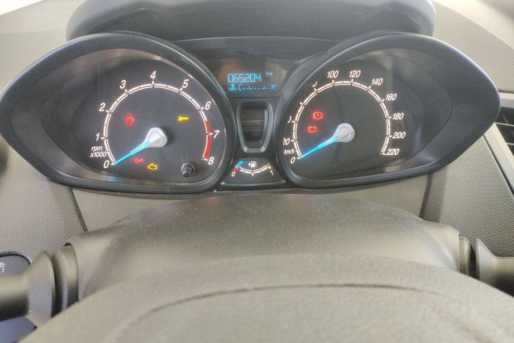 福特 嘉年华 2013款 两厢 1.5L 手动风尚型中控内饰14