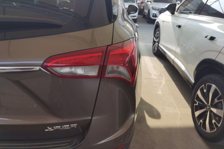 别克 昂科威 2018款 28T 四驱精英型车身外观9