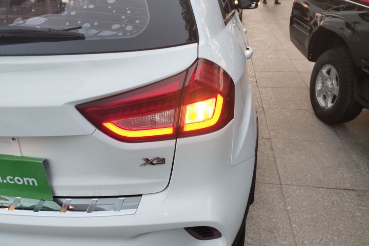 吉利汽车 远景X3 2017款 1.5L 手动精英型车身外观6006