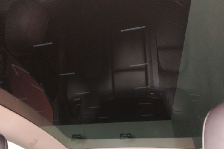 特斯拉 Model Y 2022款 后轮驱动版中控内饰22