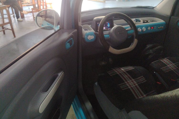 奔腾小马 2025款 222km 灵动马中控内饰7003